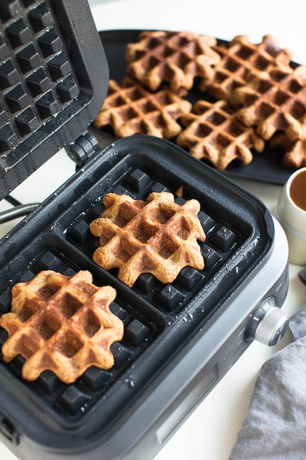 Vegan Pumpkin Waffles | @sweetpotatosoul