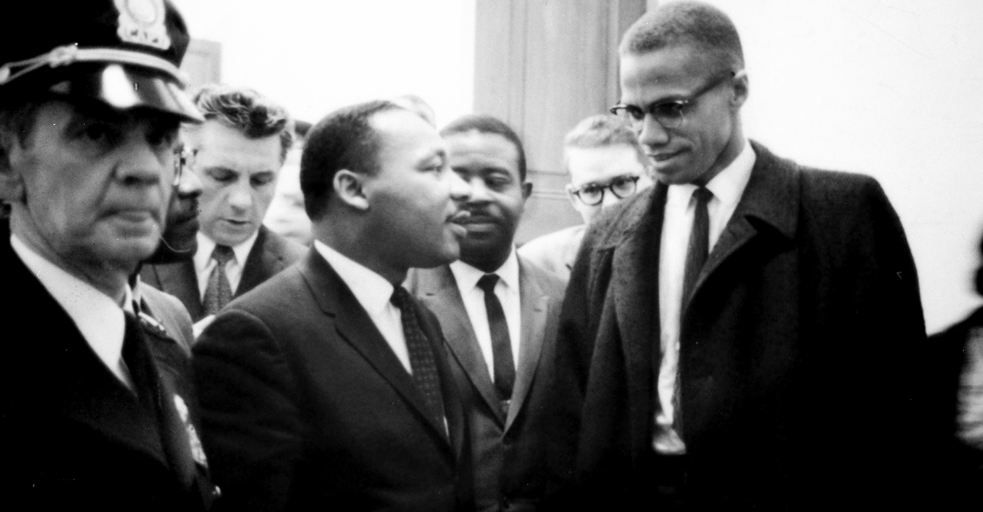 Martin Luther King and Malcolm X waiting for press conference, March 26, 1964. (Library of Congress Prints and Photographs Division Washington, D.C. 20540 USA [Public domain] / Wikimedia Commons)