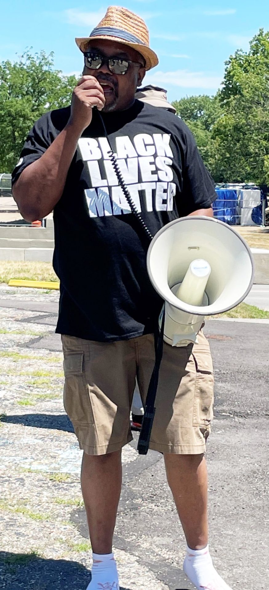 Rev. Roderick Pounds of Second Baptist Church pleads for peace/justice. (Reporter photo)