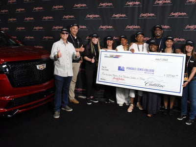 First Ever Escalade-V Raises $500,000 At Barrett-Jackson To Benefit Michigan’s Only HBCU