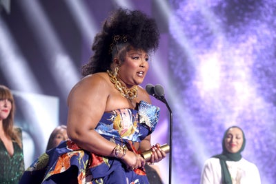 Lizzo Shines Bright At The 2022 People’s Choice Awards