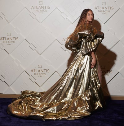 Beyoncé Returns To The Stage After A 5-Year Hiatus For The Grand Reveal of Atlantis The Royal in Dubai