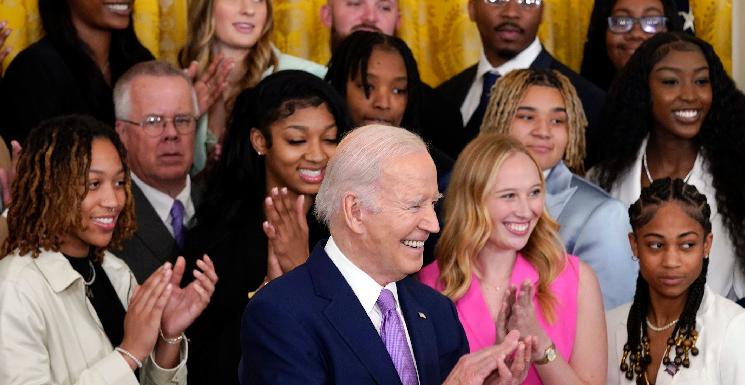 Biden LSU B-ball team (Evan Vucci-AP)