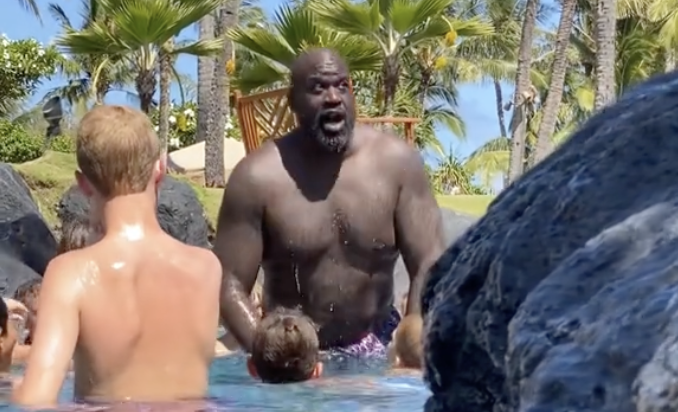 Shaquille O'Neal in pool with kids at Hawaiian resort