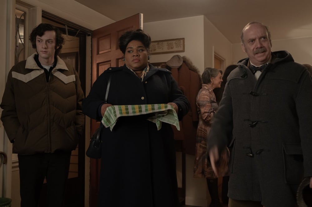 (l-r.) Dominic Sessa stars as Angus Tully, Da’Vine Joy Randolph as Mary Lamb and Paul Giamatti as Paul Hunham in director Alexander Payne’s THE HOLDOVERS, a Focus Features release. Credit: Seacia Pavao / © 2023 FOCUS FEATURES LLC