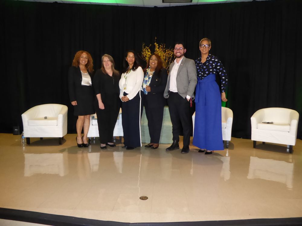 Dominique DiPrima, Julie Clowes, Ingrid Merriwether, Councilwoman Katrina Manning, Angel Pastrana and Judy Ambers: Photo Credit, Ricky Richardson