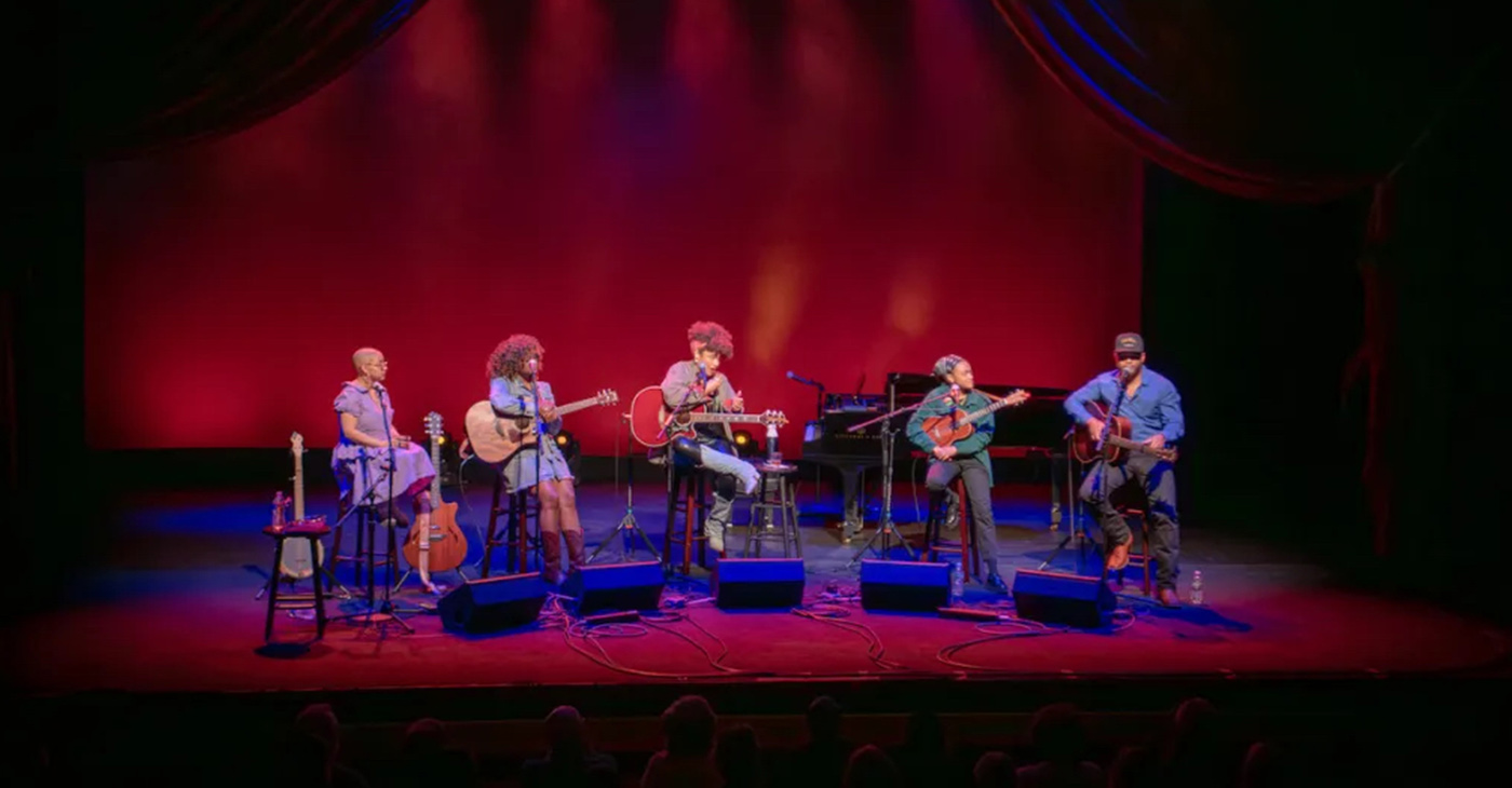 Country musicians Grace Givertz, Roberta Lea, Rachel Maxann, Sug Daniels and Tylar Bryant took to The Barns at Wolf Trap in Vienna, Virginia, for Black Opry Revue on March 29. (Courtesy of Shannon Flack/Wolf Trap)