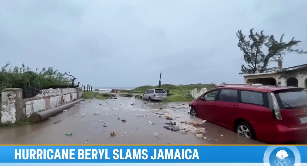 Hurricane Beryl Weakens - screenshot