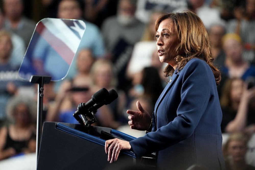 Tim Burchett: Biden picked Harris as VP as 'a DEI hire' // Kamala Harris (Daniel Steinle-Bloomberg-Getty Images via CNN Newsource) 