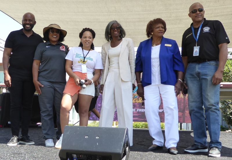 Assemblyman Mike Gipson, Juanita Doplemore, Demira Pierre, Mayor Emma Sharif and Councilmembers Lillie Darden and Jonathan Bowers: Photo Credit, Ricky Richardson