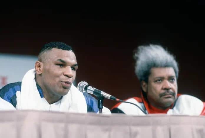 Don King was hospitalized due to health problems // Mike Tyson - Don King (Getty)