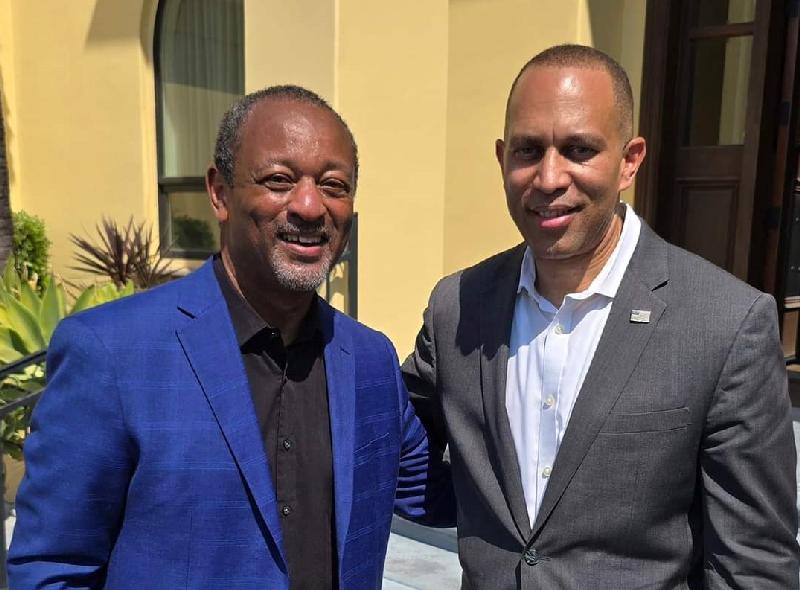 Political and civil rights activist Najee Ali and Congressmember Hakeem Jeffries at a fundraising event for the DNCC - courtesy photo