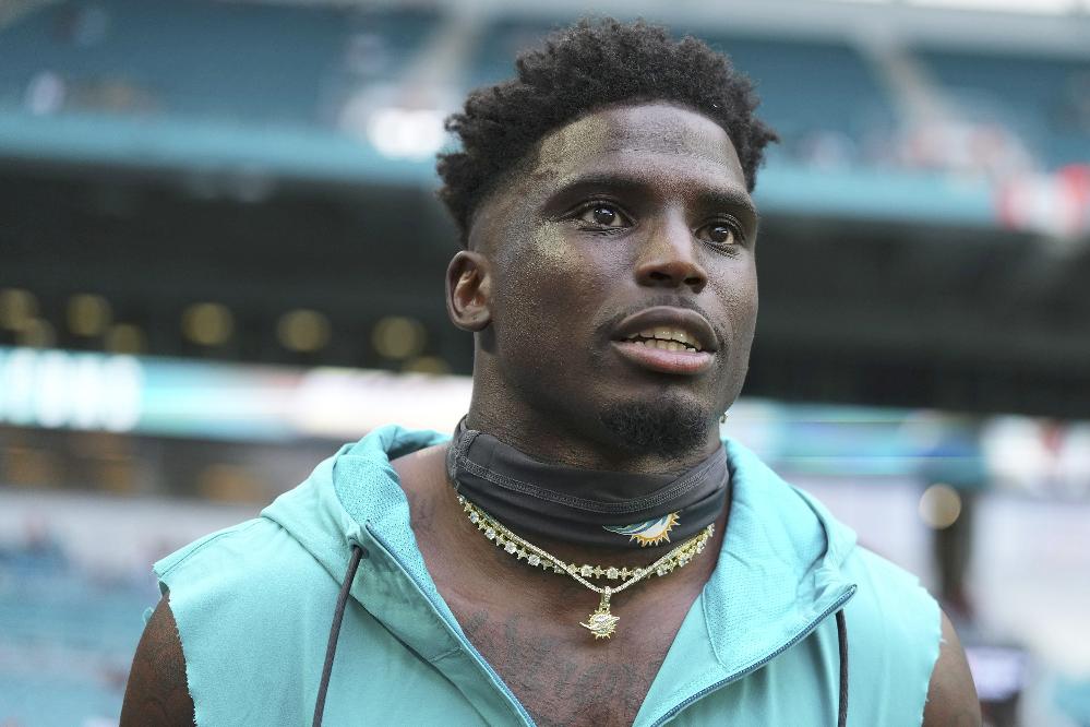 Miami-Dade officer on leave after Tyreek Hill detained pre-game // Tyreek Hill (Rich Storry-Getty Images via CNN Newsource)