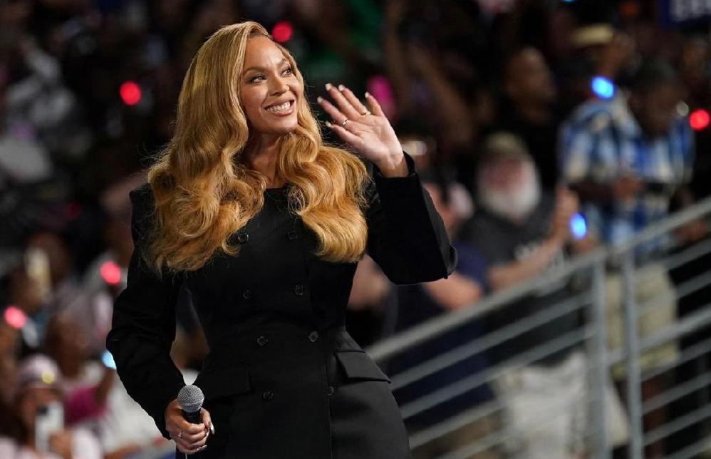 Beyoncé in Houston at Harris rally - Getty