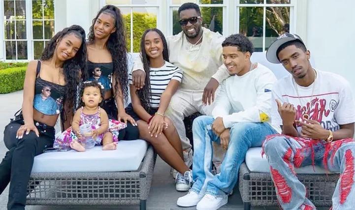 Sean Diddy Combs and his kids - via Instagram